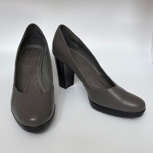 Bella Vita Leather Charcoal Gray Heels